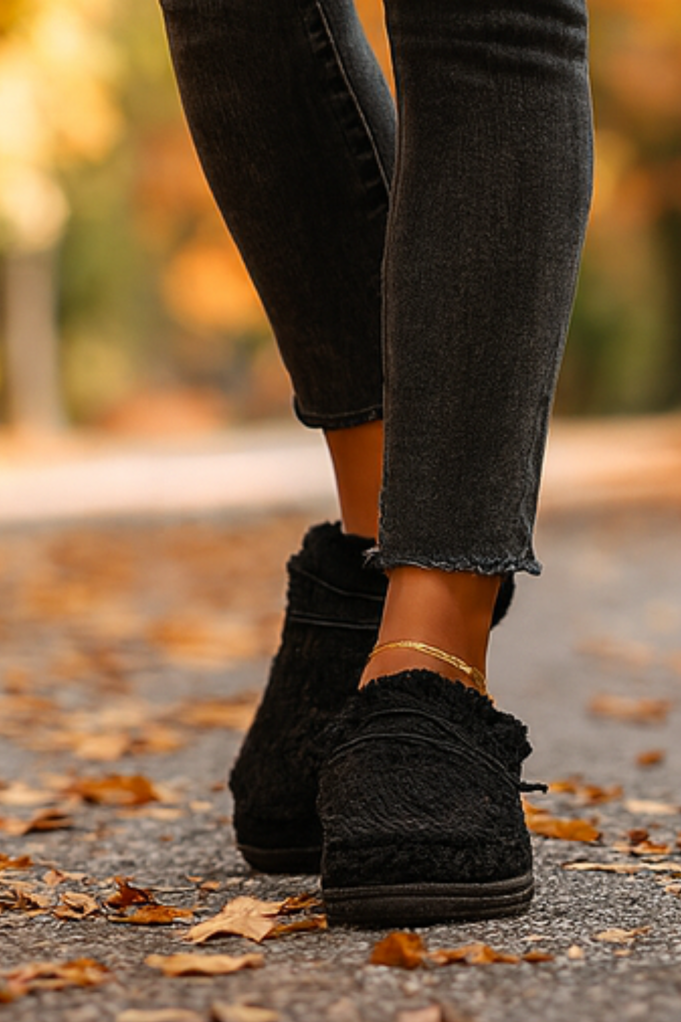 Winnie Warm Teddy Slippers - Black