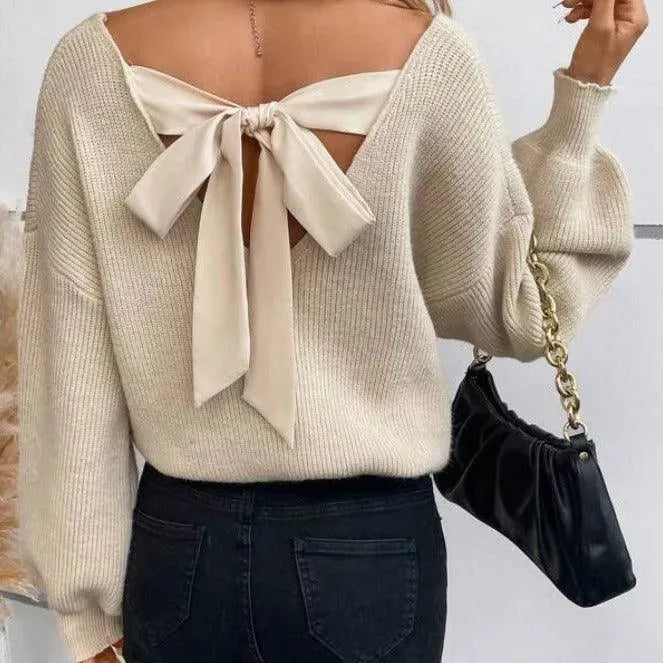 WW | V-neck knitted sweater