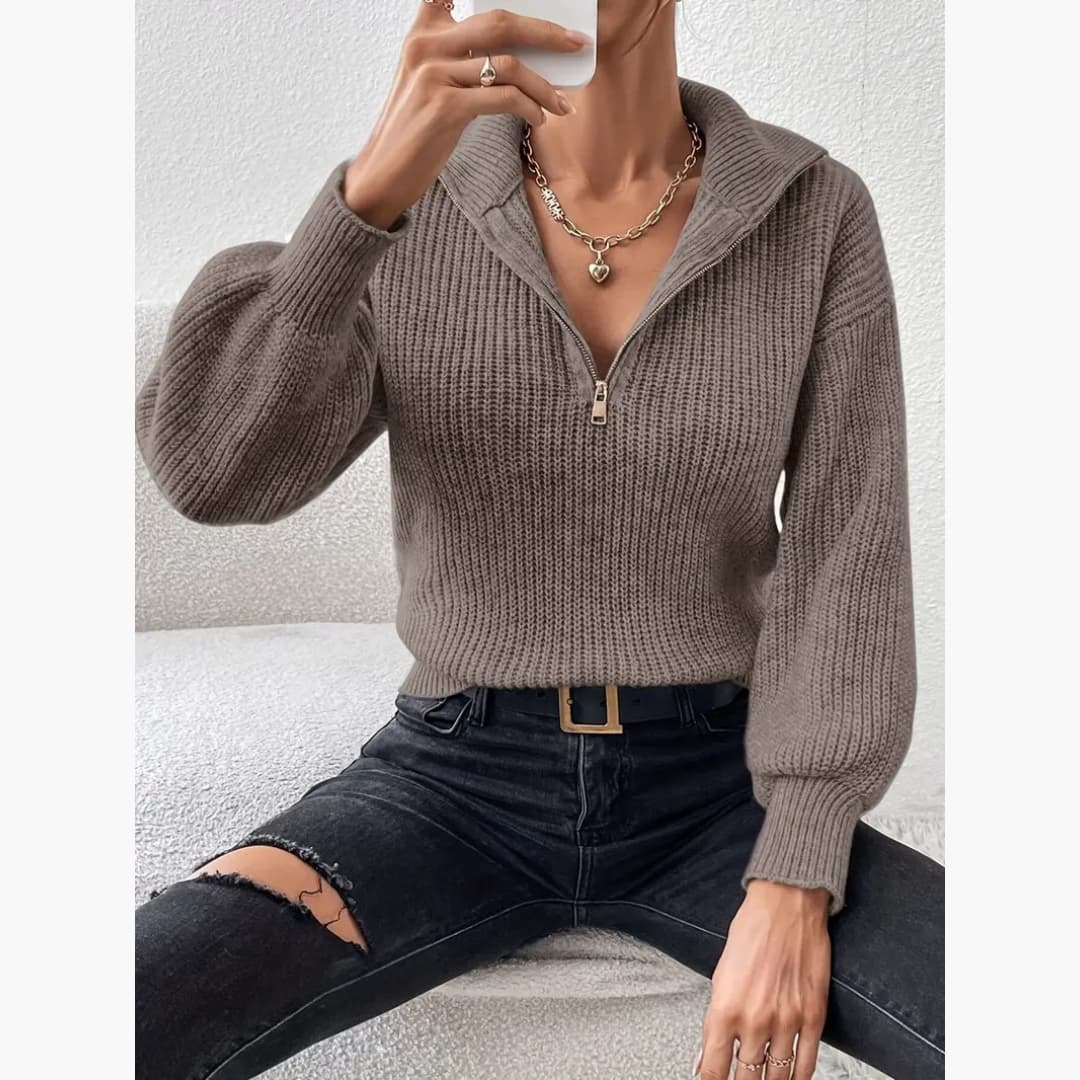 WW | Stylish Women's V-Neck Pullover with Zipper
