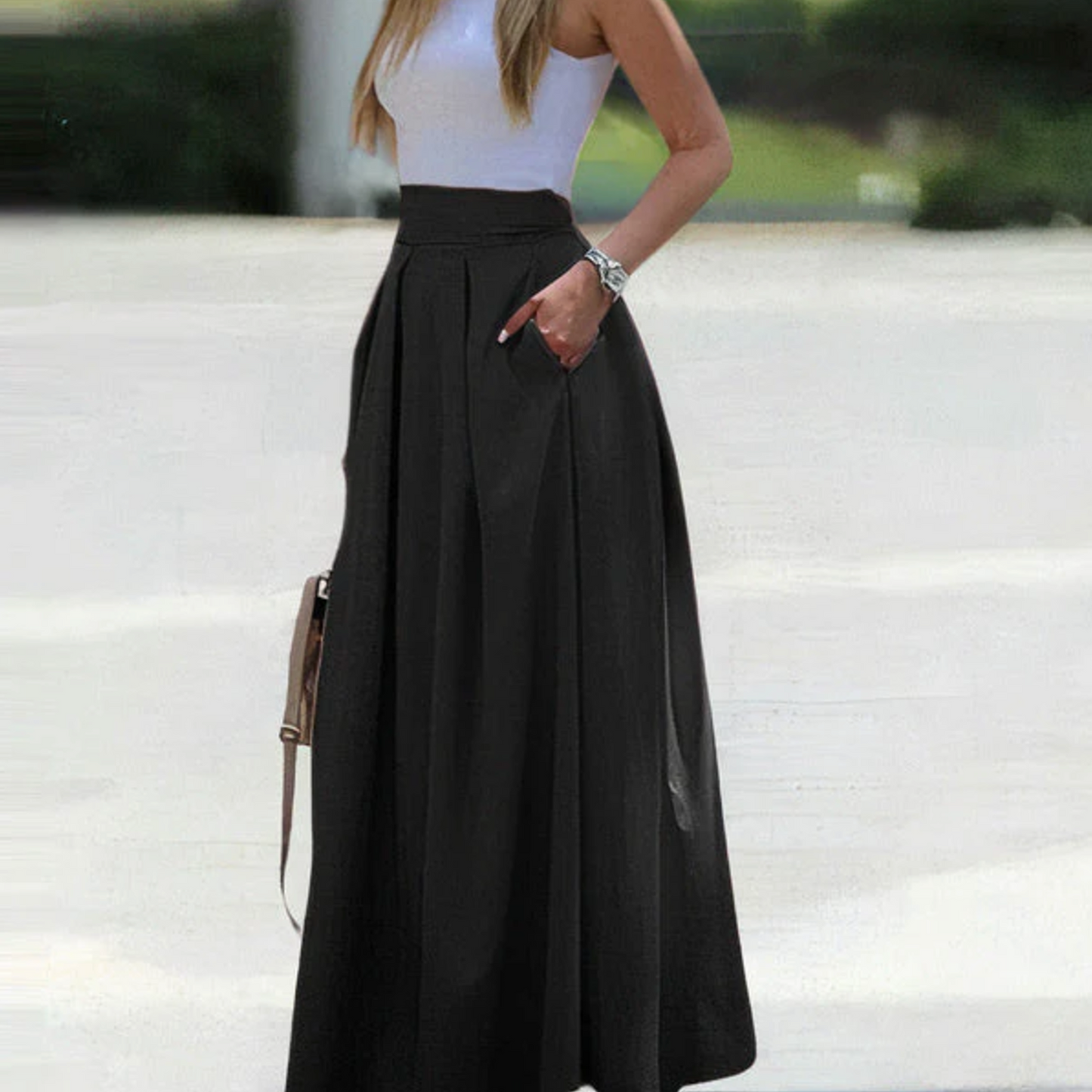 WW | Elegant Pleated Skirt