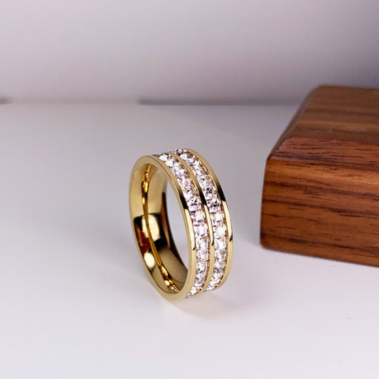 WW | Elegant Gold Plated Zirconia Ring