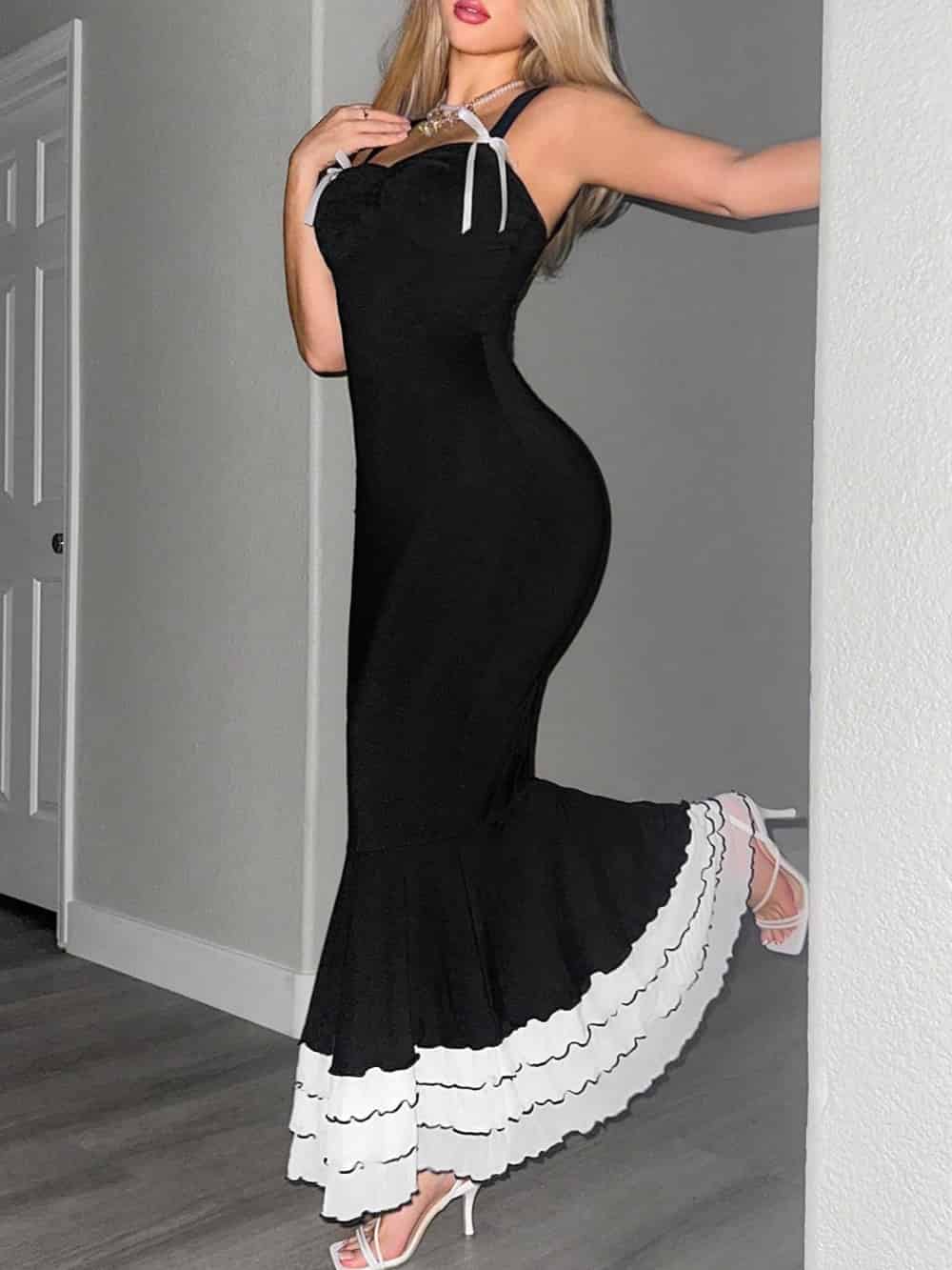 The black bodycon maxi dress with a sweetheart neckline