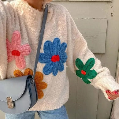 WW | Elegant floral art sweater for a cozy seasonal style