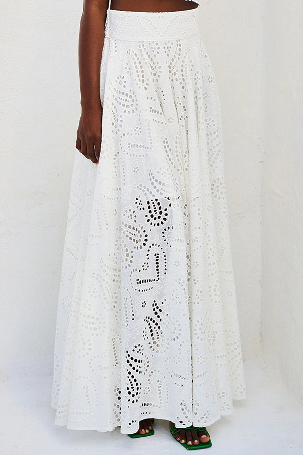 Two-piece embroidered set with long high-waisted skirt with pockets