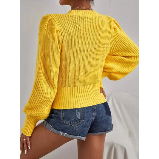 WW | Cozy knit sweater with stylish chain detail