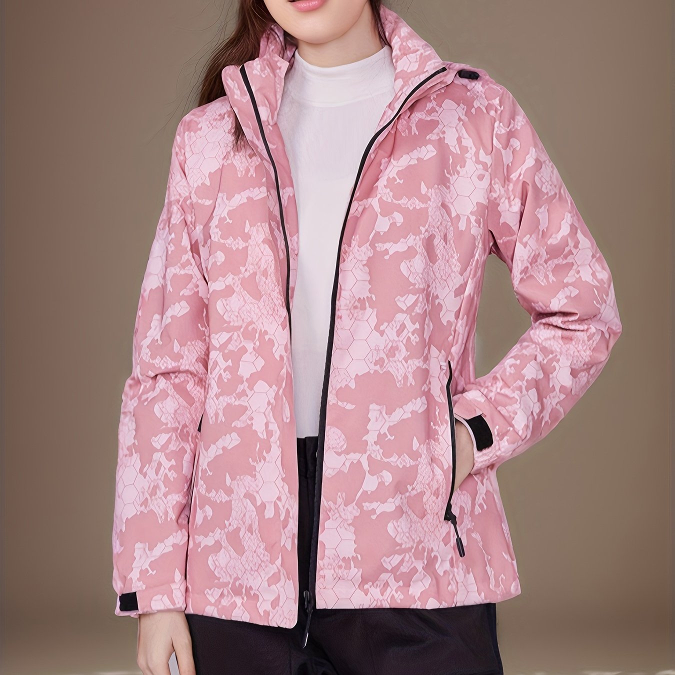 WW | Windproof Outdoor Jacket for Women in Camouflage