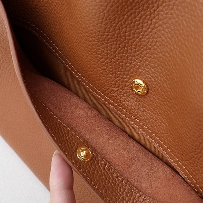 WW | Shoulder Bag Elegant And Structured Design Spacious And Versatile Crossbody Bag