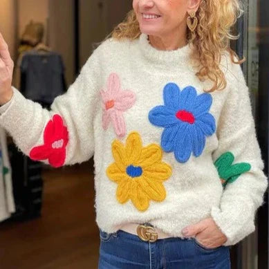 WW | Elegant floral art sweater for a cozy seasonal style