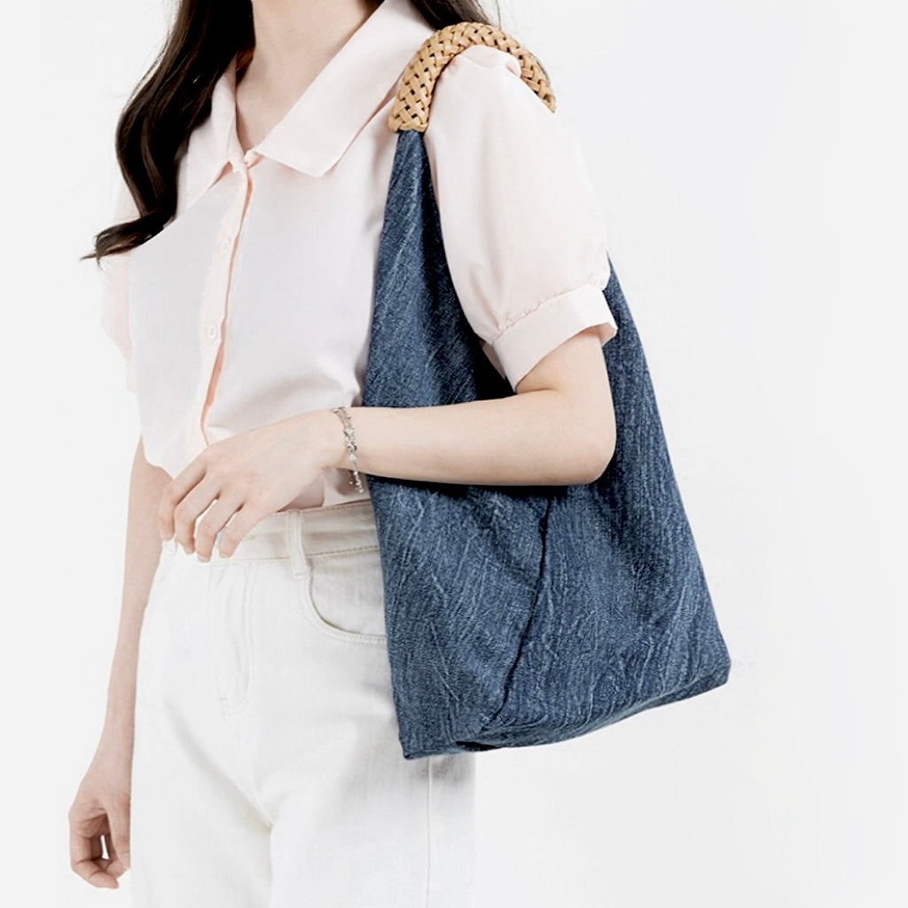 Shoulder bag with interior pocket
