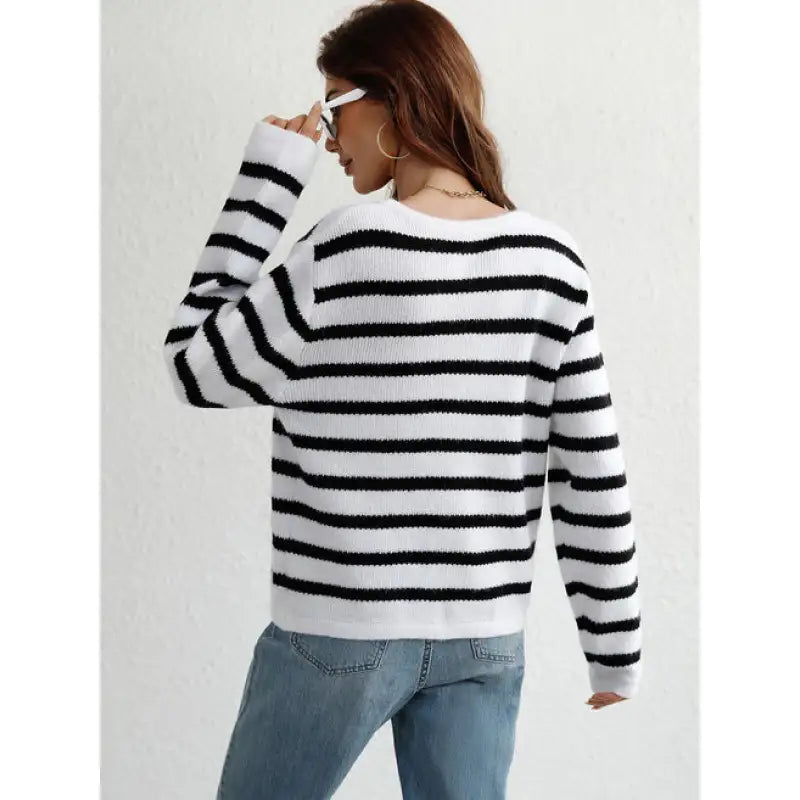 WW | Cosy chunky knit sweater with button placket and side pockets