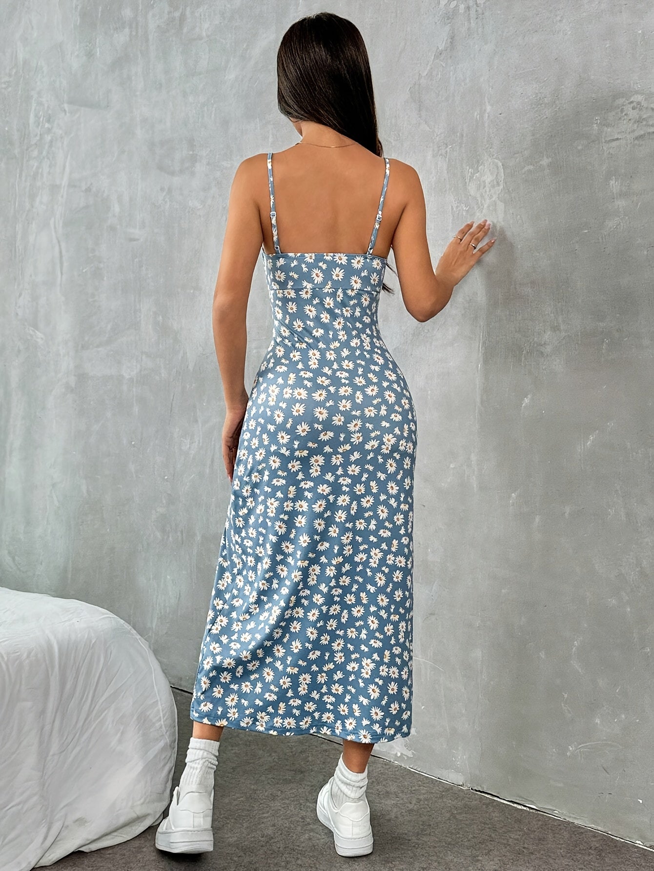 Isla - Minimalist Dress with High Slit