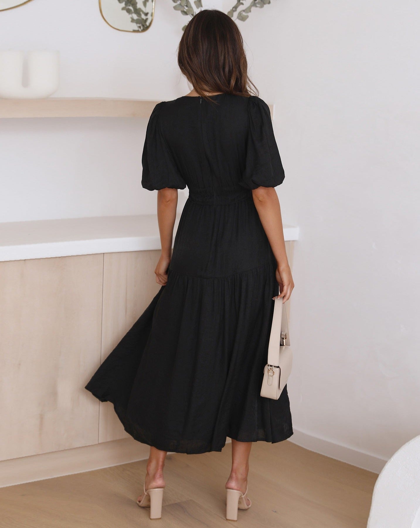 WW | Elegantes Kleid Mit V-Ausschnitt Und Puffärmeln