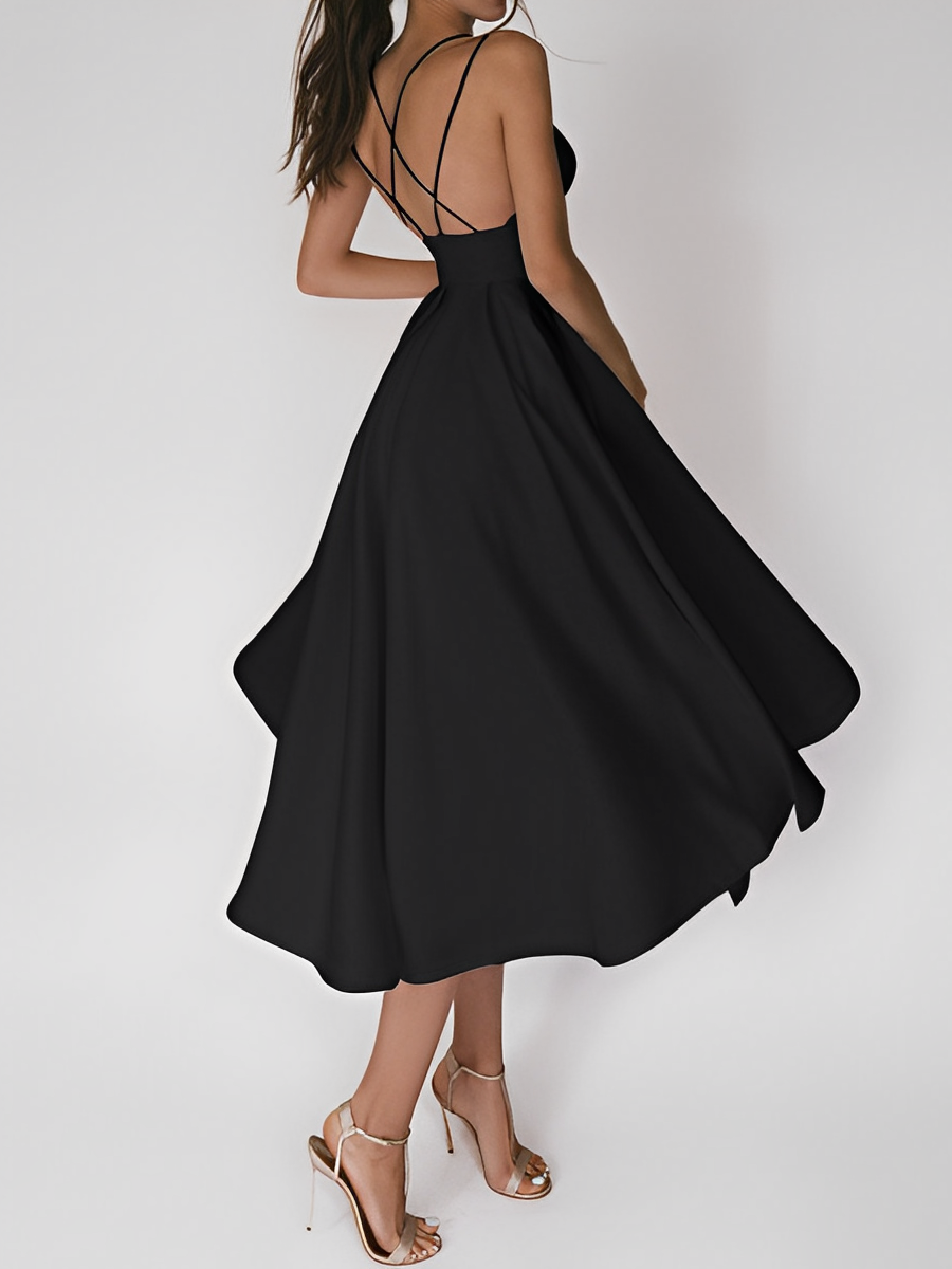 WW | Ein Leichtes Kleid mit Zarten Spaghettiträgern