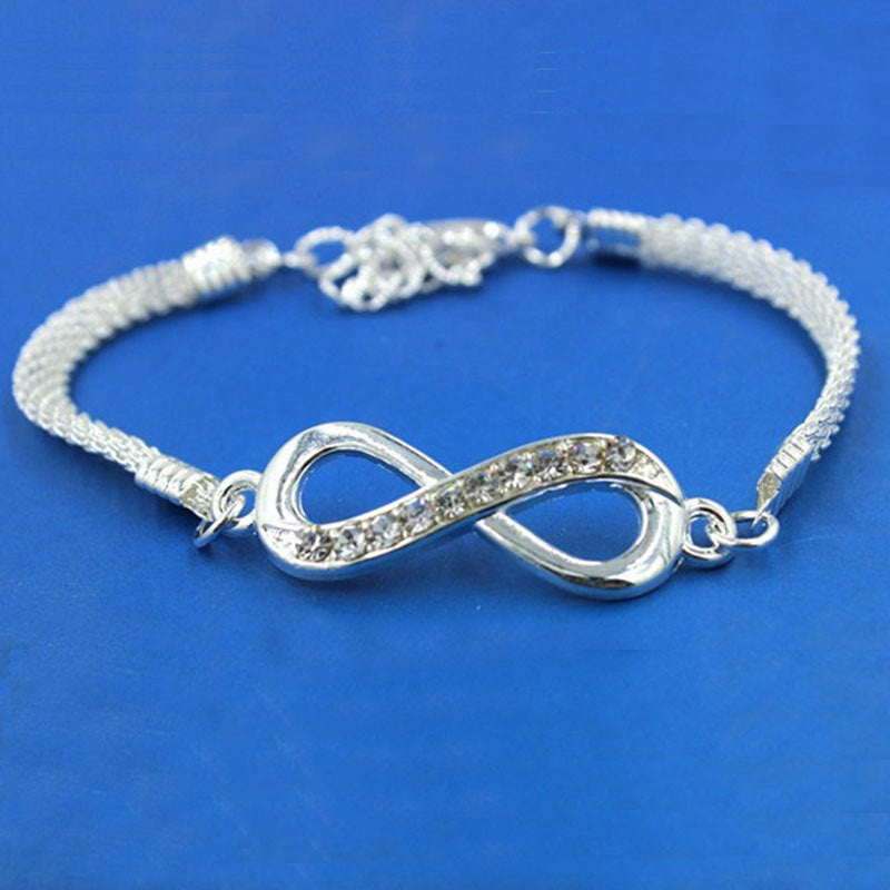 WW | Elegant Infinity Bracelet