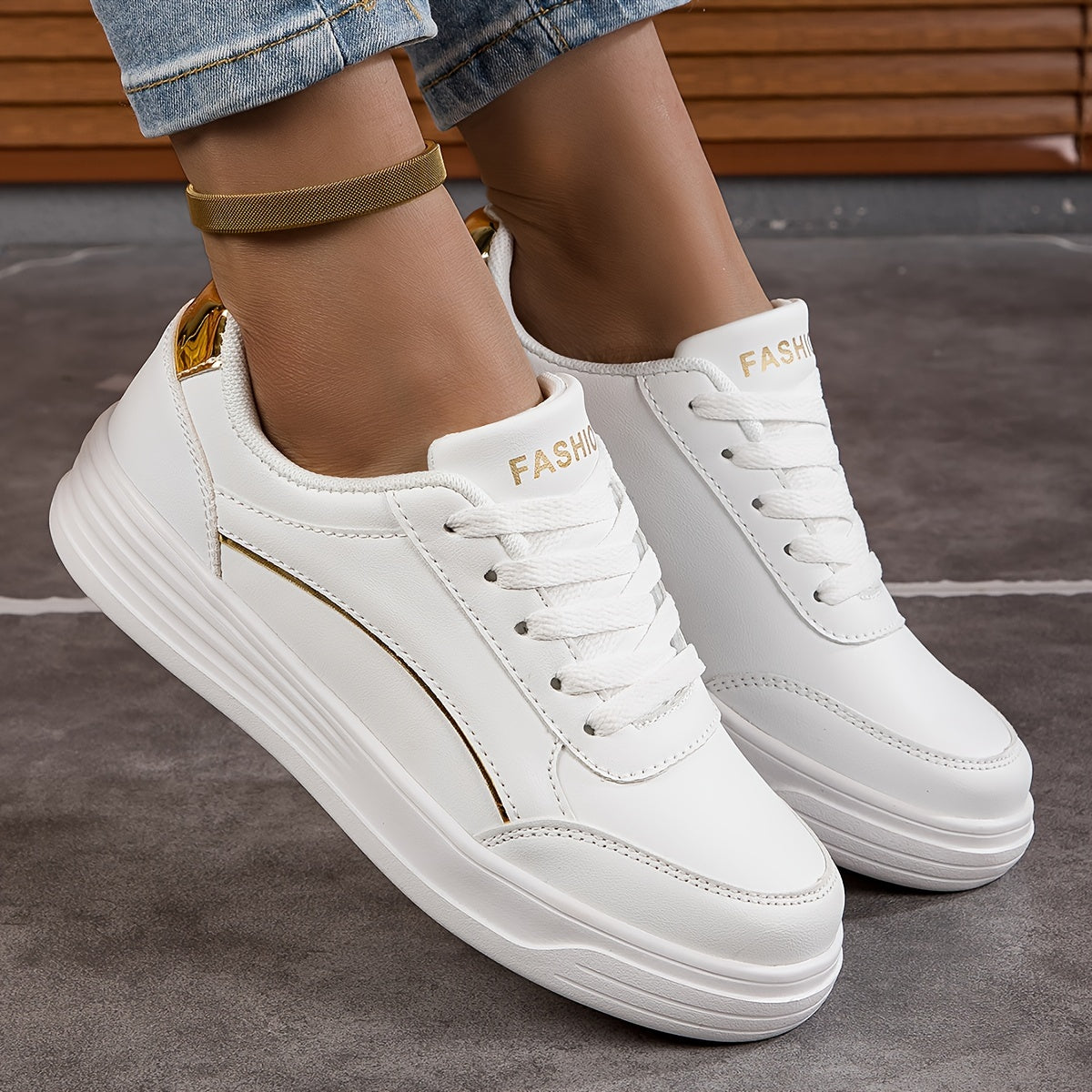 WW | Damen Sneaker in Einfarbiger Ausführung Mit Schnürsenkeln Und Weicher Sohle