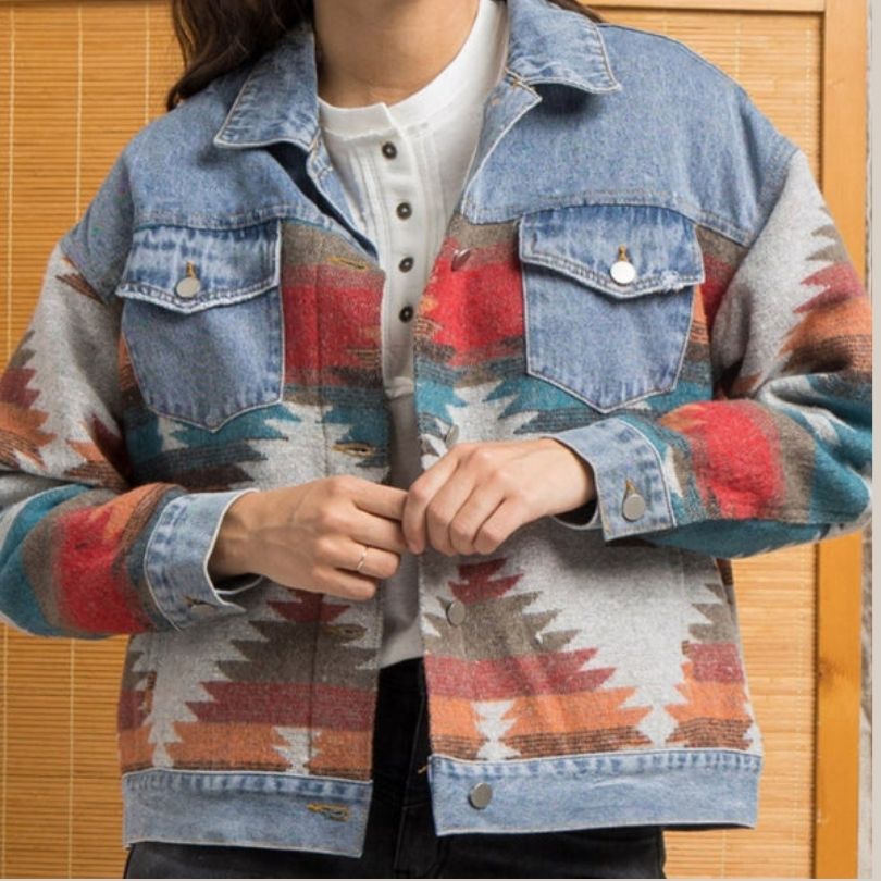 WW | Jeansjacke mit Aztekenmuster
