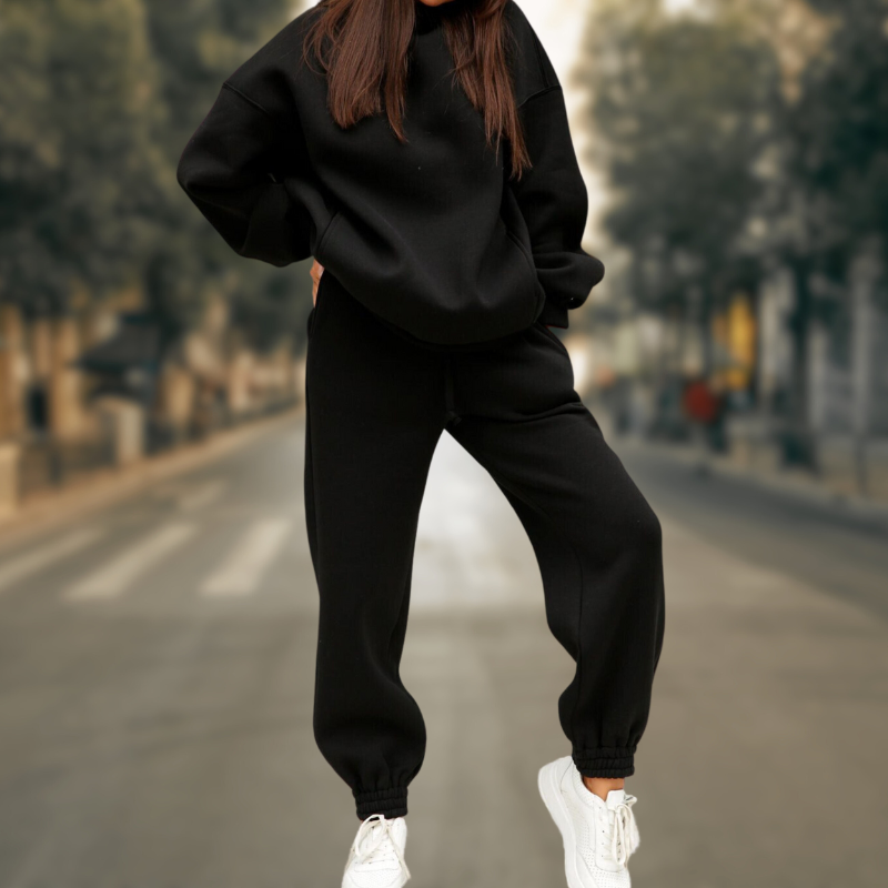 WW | Stylish and trendy hoodie and pants set