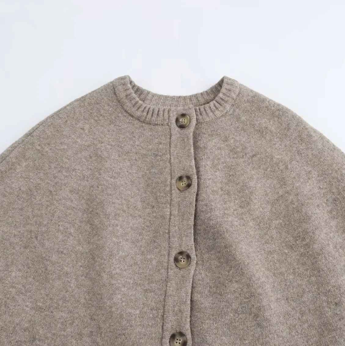 WW | Elegantes Knopf-Cape
