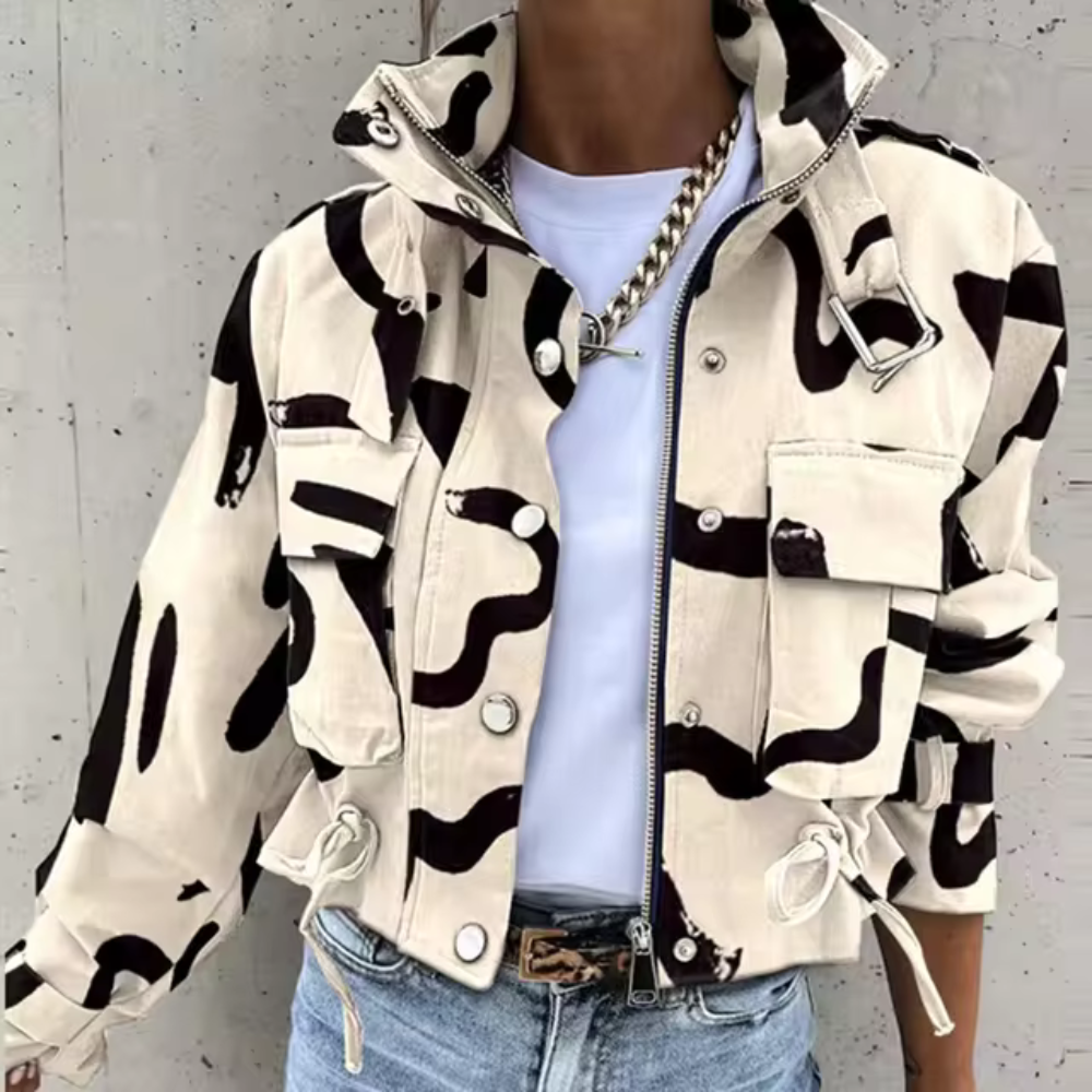 WW | Eine bequeme und gemütliche Kapuzenjacke für die modebewussten Fashionistas von heute.