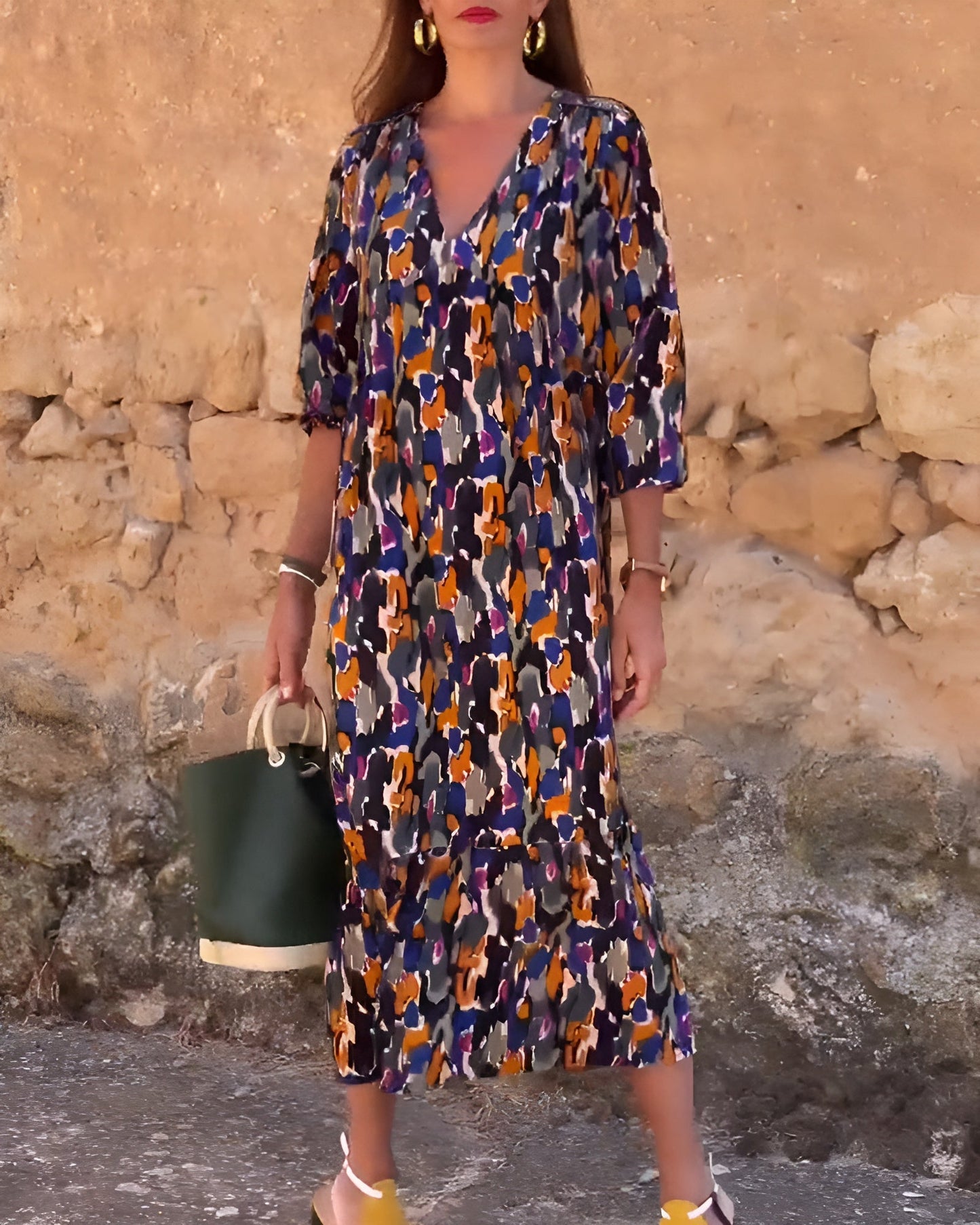 Nathalie | Dress with retro print and V-neck