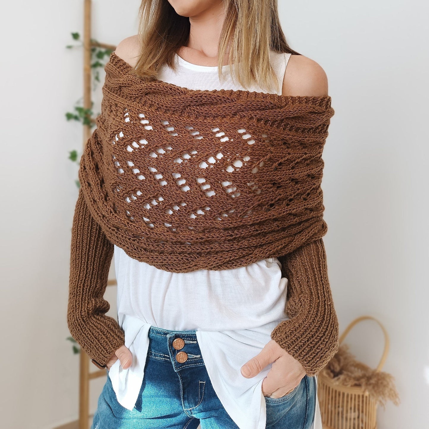 WW | Versatile Shawl with Sleeves and Braided Pattern