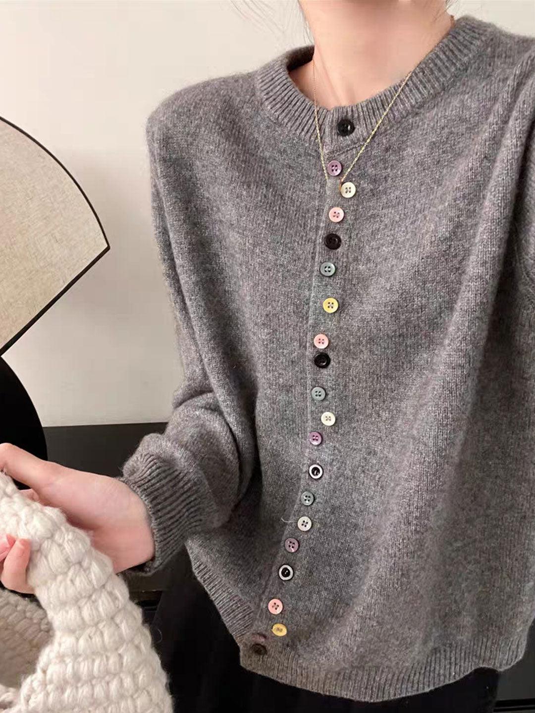WW | Verspielter Knopf Pullover