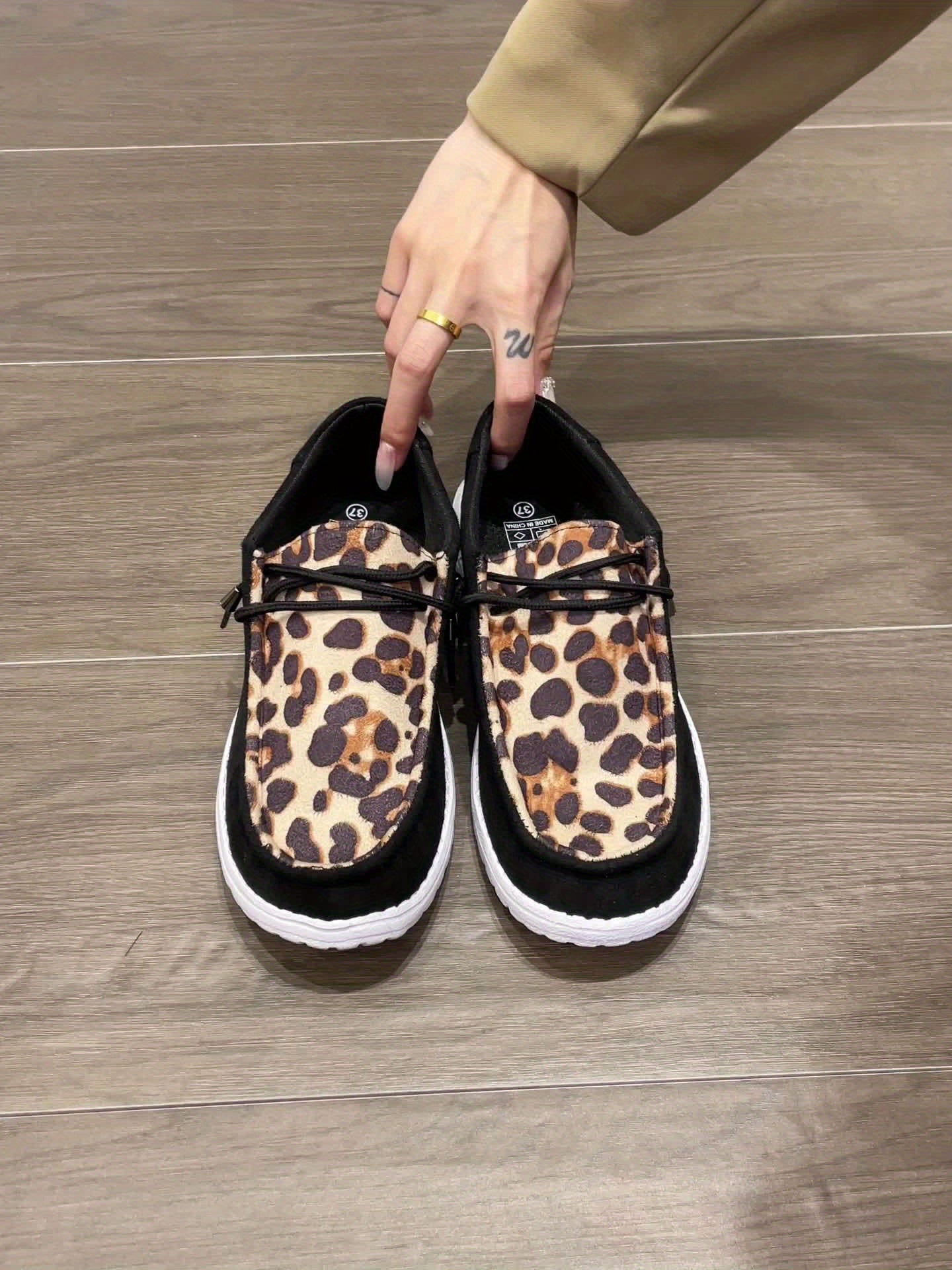 Isla – Leisure Shoes with Leopard Print