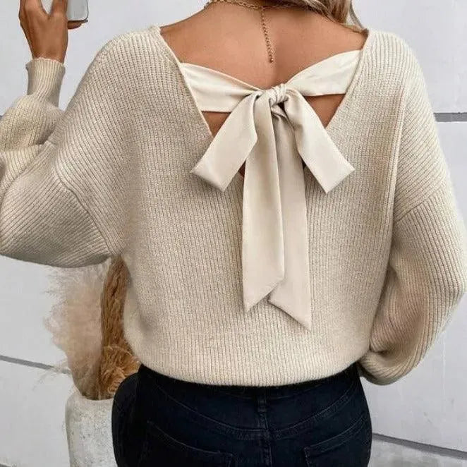 WW | V-neck knitted sweater