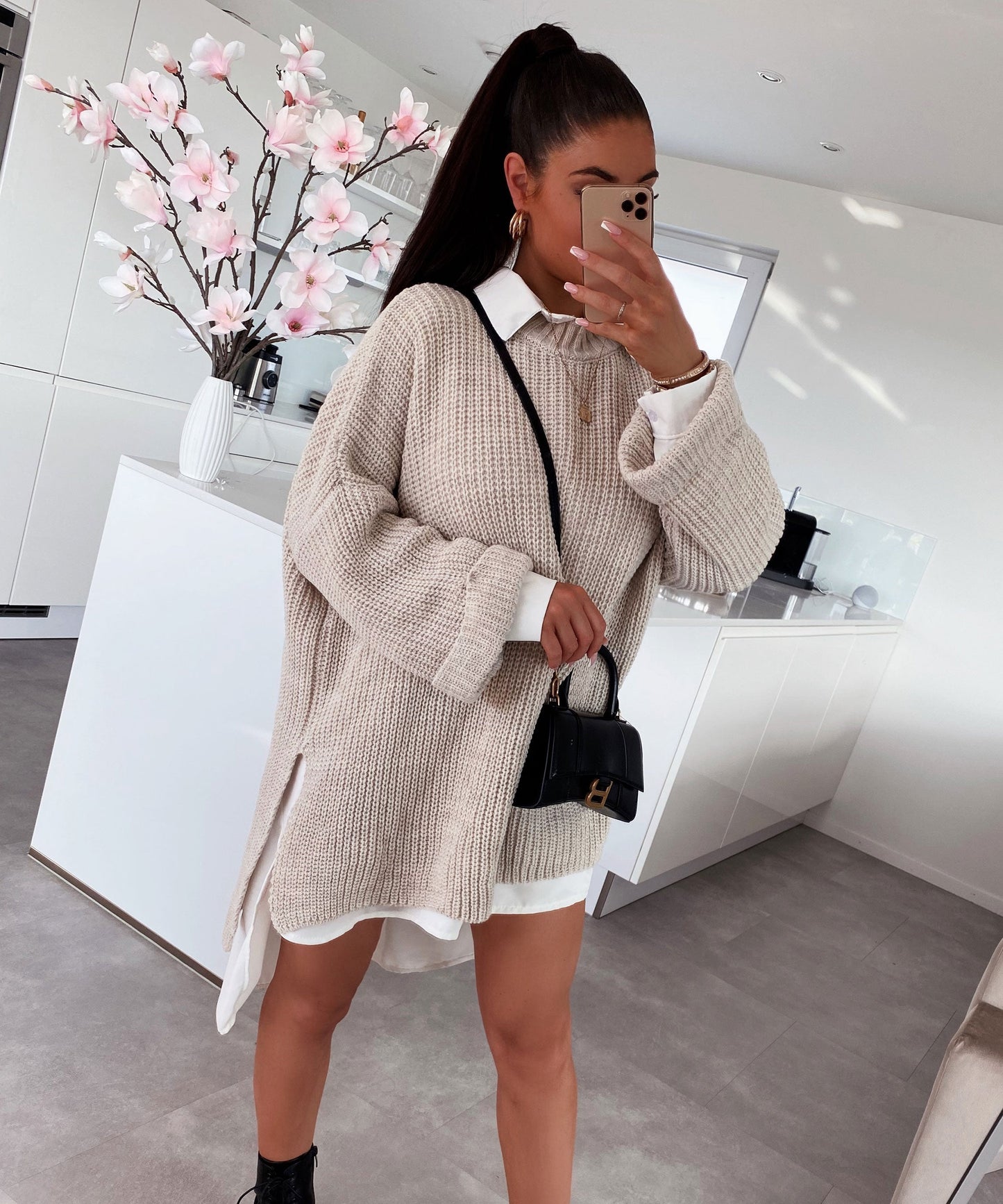 WW | Cozy oversized knit sweater in soft beige