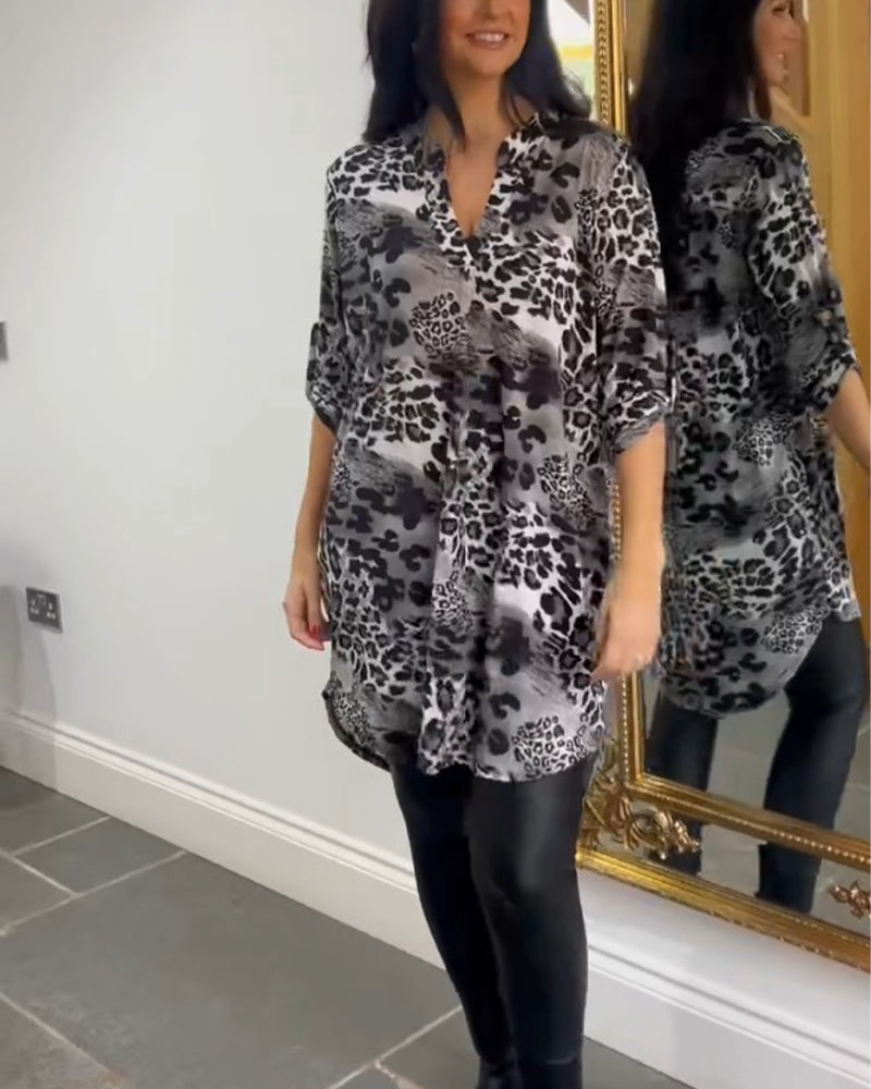WW | Panther print and V-neck