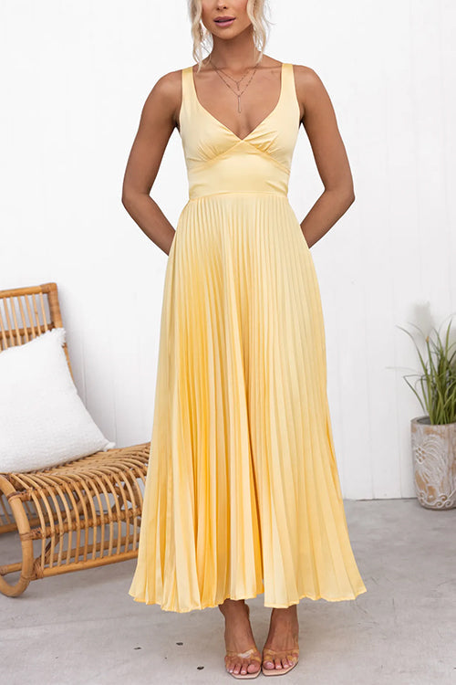 WW | V-Neck Back Cut-Out Pleated Maxi Cami Dress