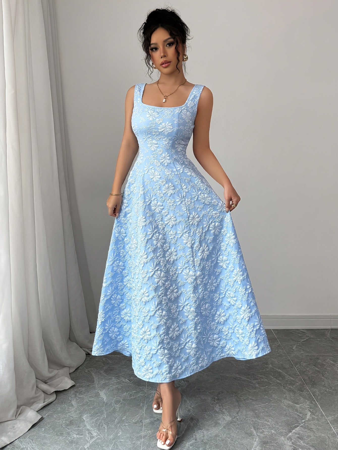 Elowen Bloom – Square Neck Dress