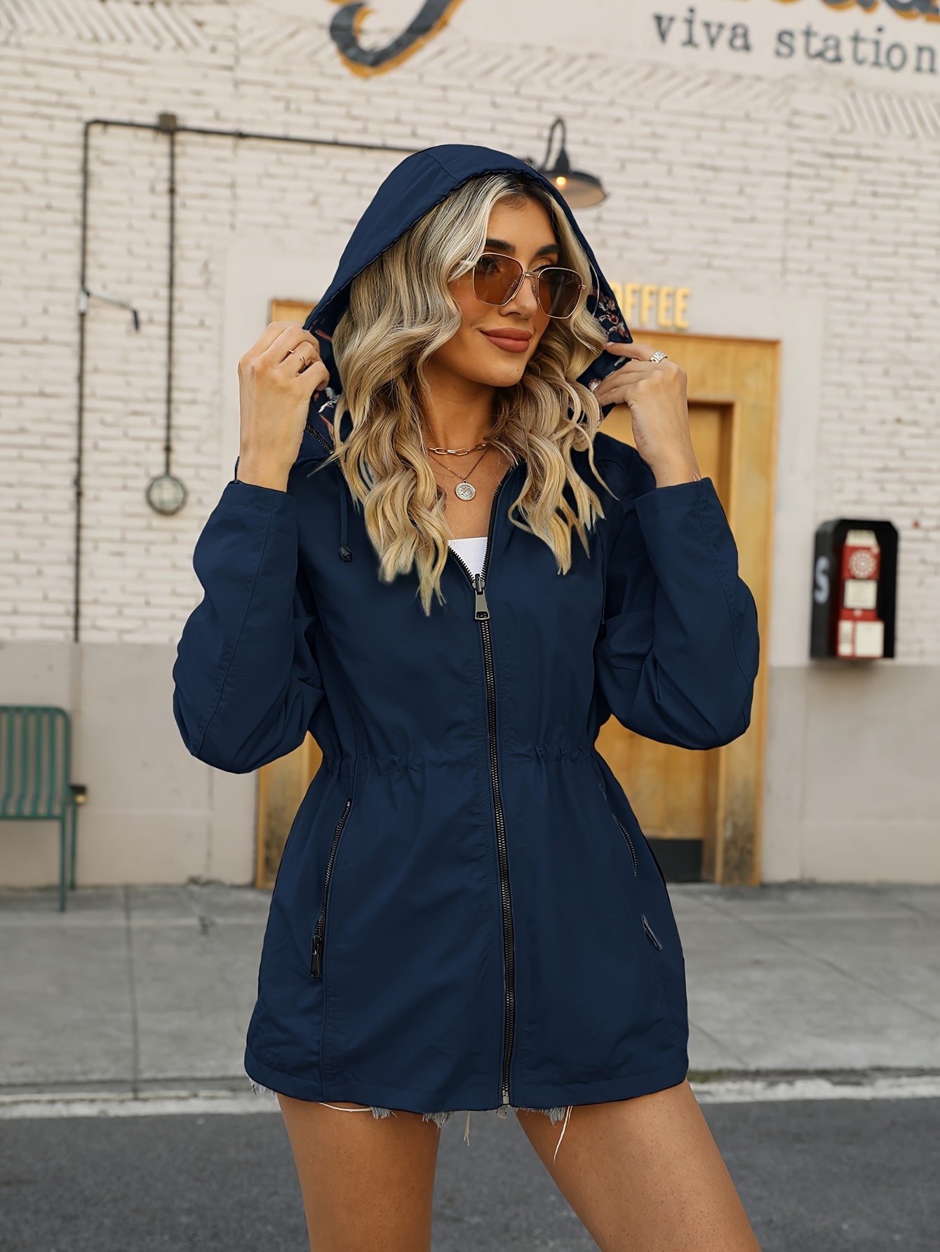 WW | Sommerjacke mit Kapuze und floralem Druck