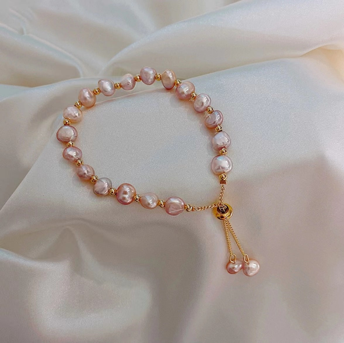 WW | Adjustable Pearl Bracelet
