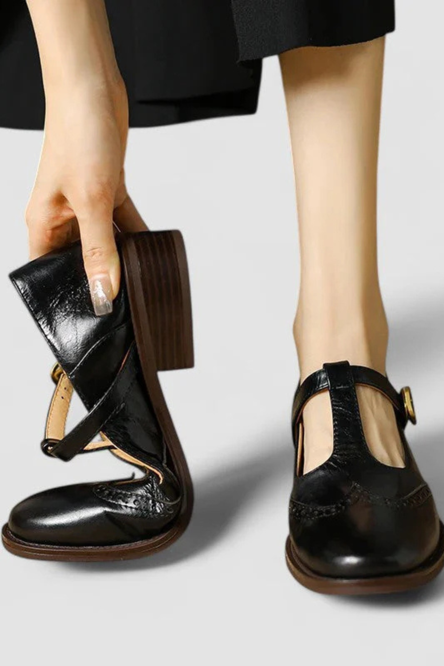 Livia | Classic Leather Sandal