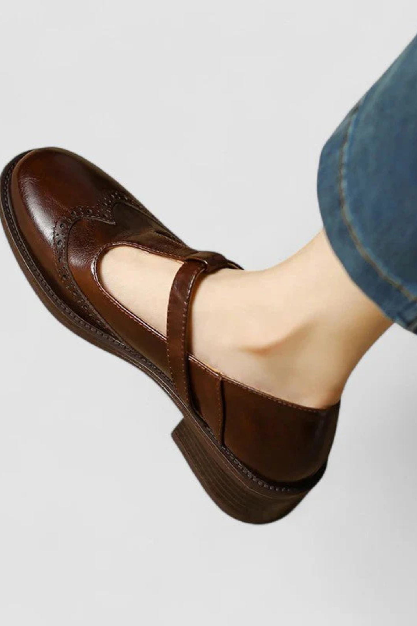 Livia | Classic Leather Sandal