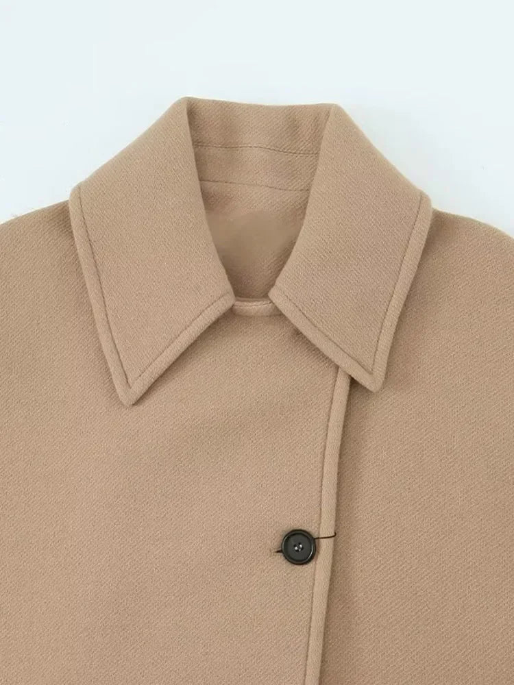 WW | Oversized jacket with a turn-up collar and side pockets
