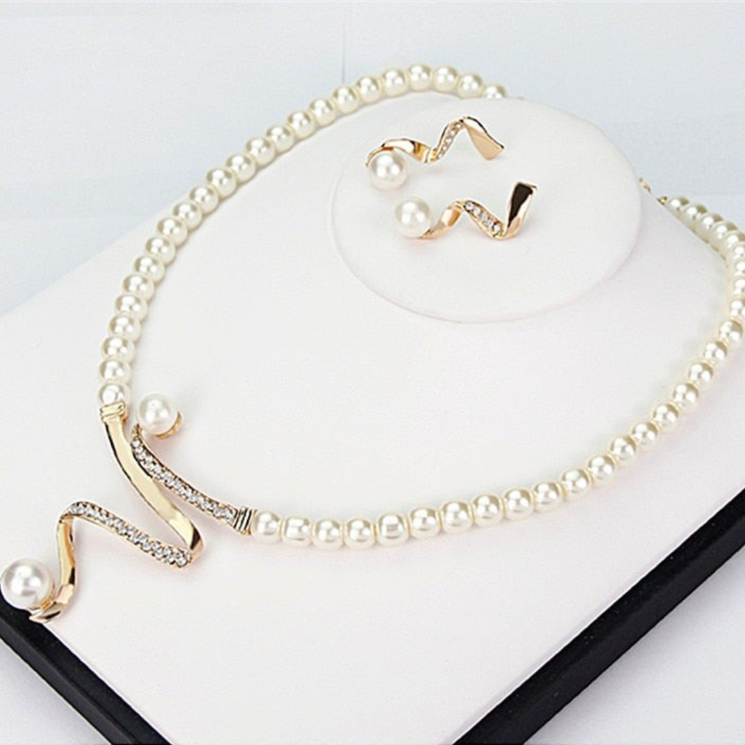 WW | Natural Pearl Necklace + Earring Set Gold