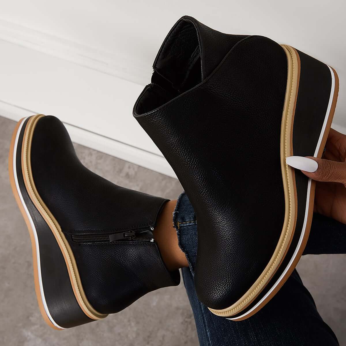 WW | Damen Stiefeletten mit Plateau und seitlichem Reißverschluss
