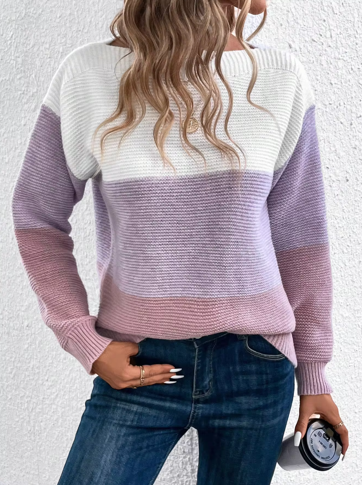 – Elegant three-tone pullover