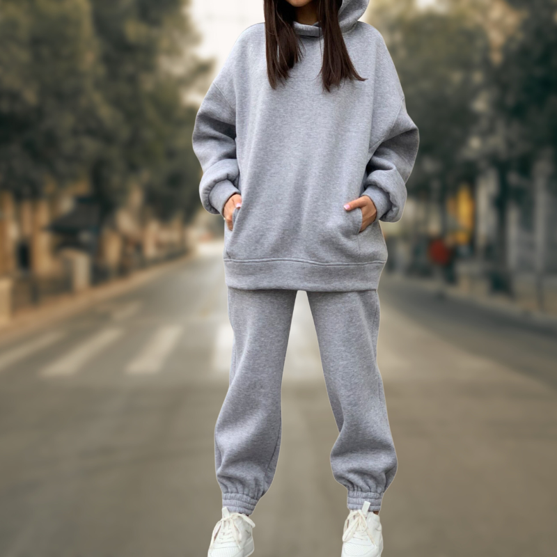 WW | Stylish and trendy hoodie and pants set