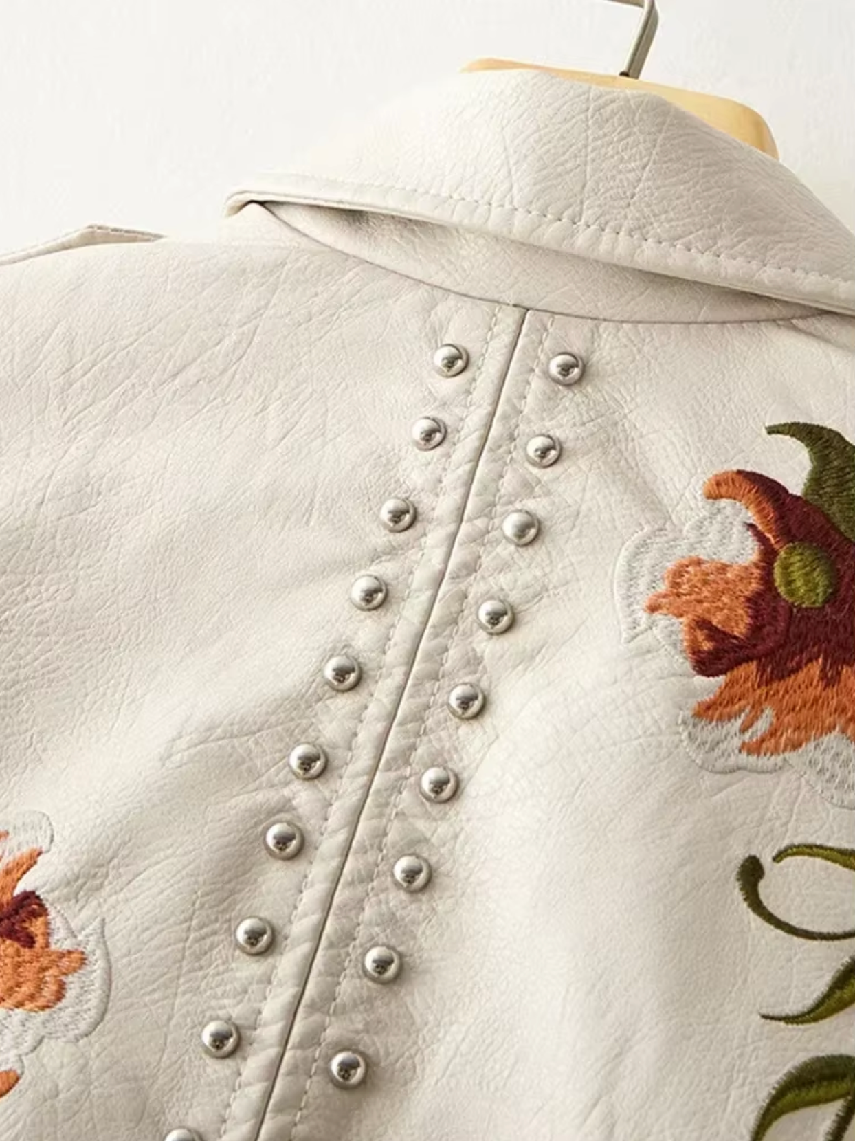 WW | Lederjacke Taillierte Passform Bestickte Blumen Nieten Biker Stil