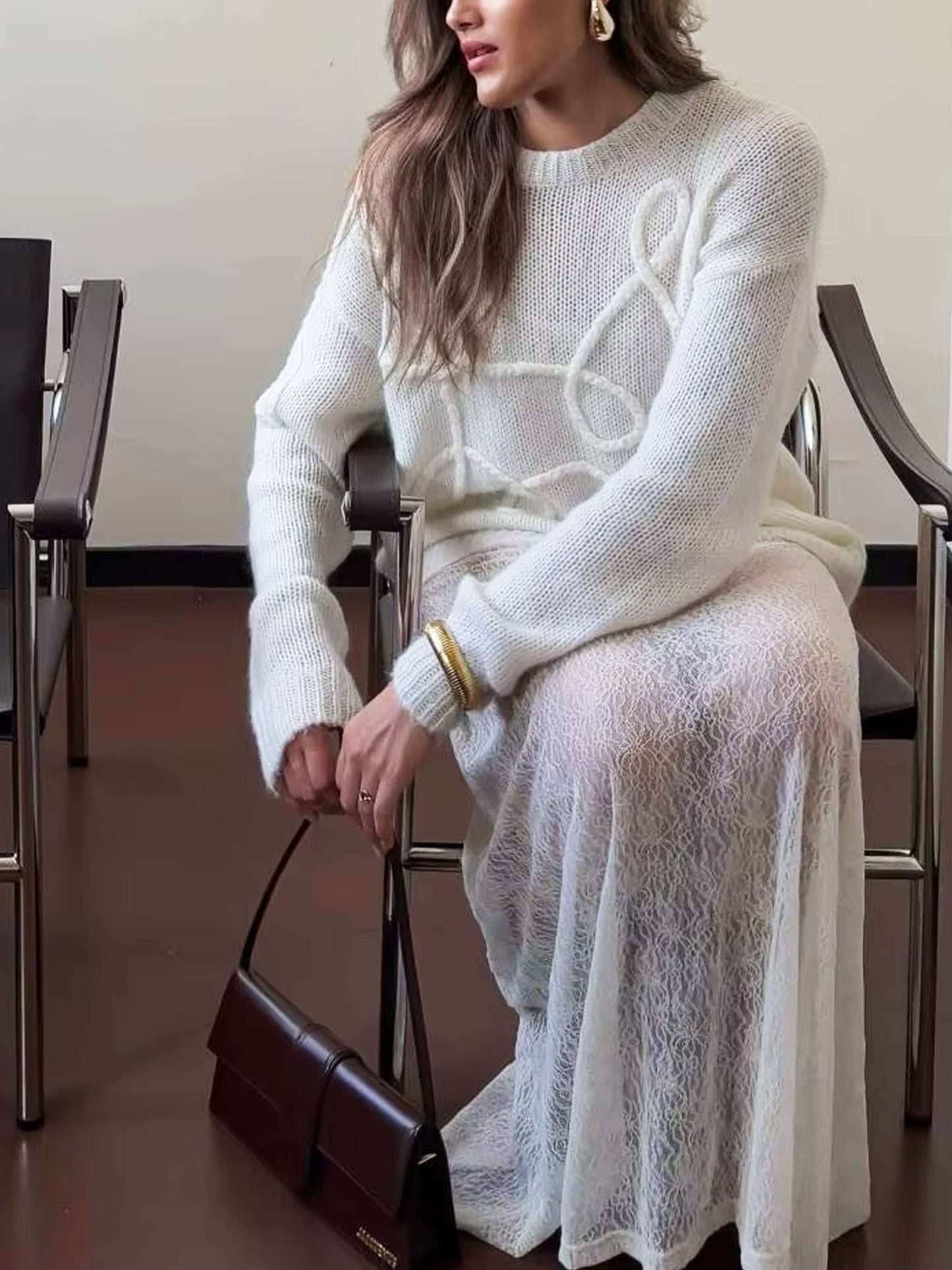 WW | Cozy oversized sweater with elegant embroidered details