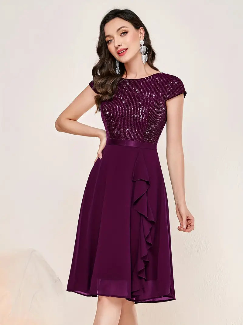 WW | Elegantes Kleid mit Kurzen Ärmeln, Pailletten und Rüschen