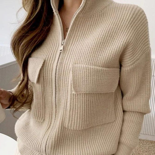 WW | Cozy knitted sweater with zipper and pockets for everyday use