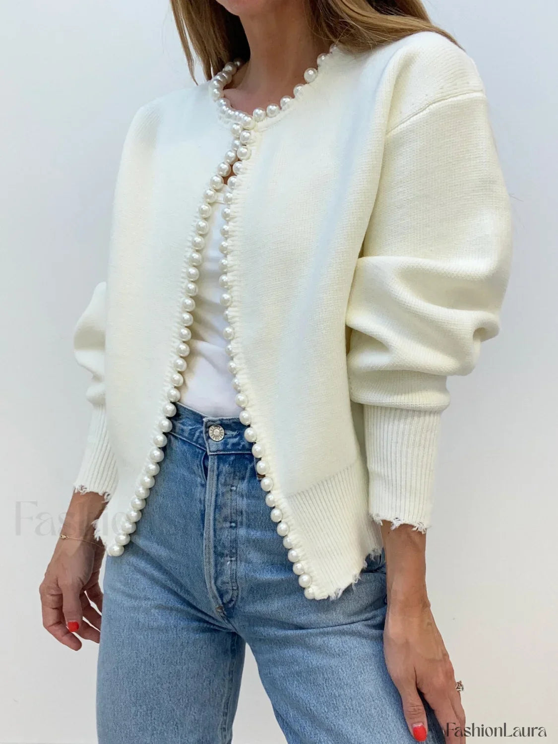 WW | Strickjacke mit Perlenverzierung und Fransensaum