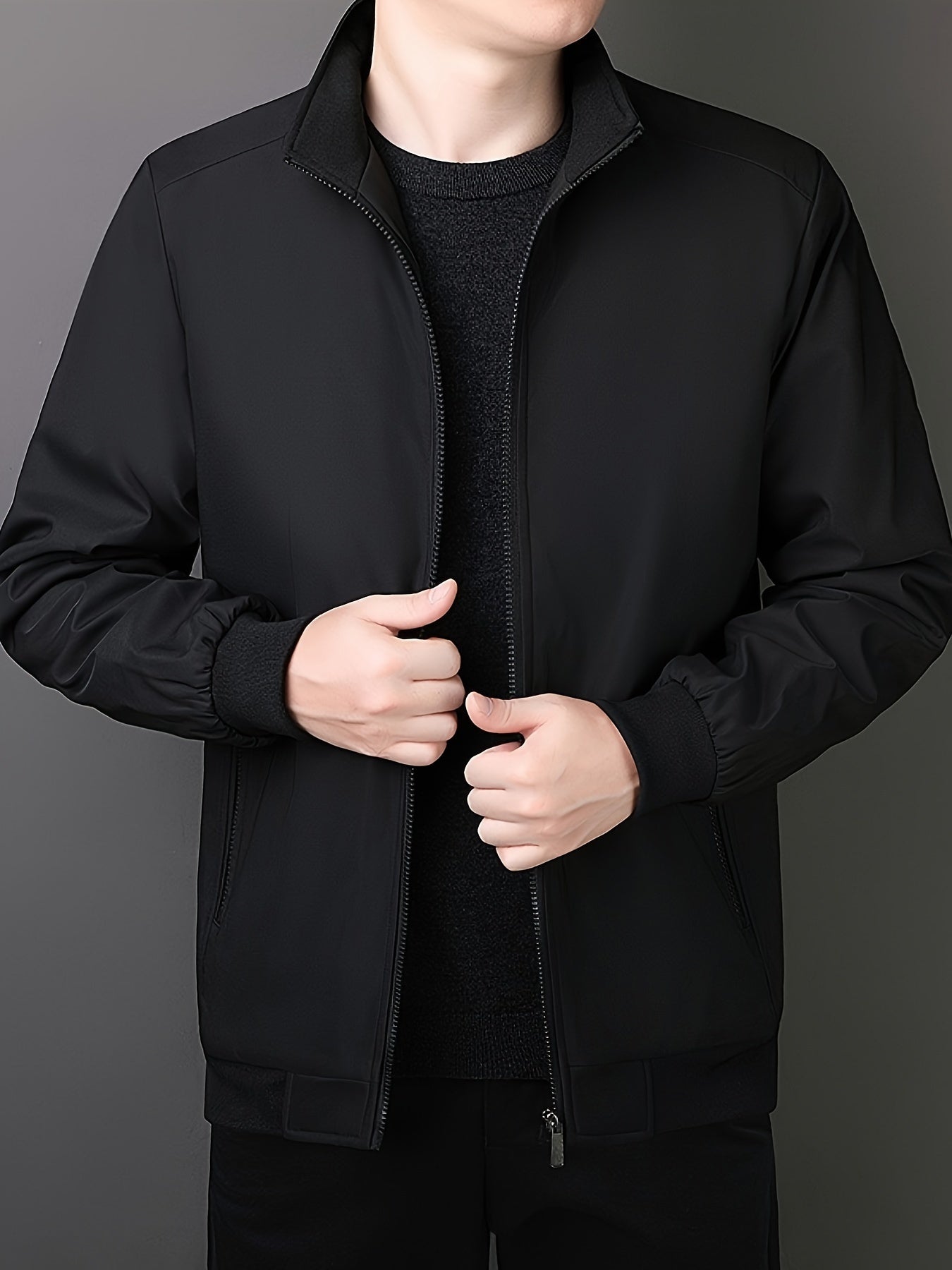 WW | Men's winter jacket with high collar, warm and in plain colors, perfect for outdoor activities.