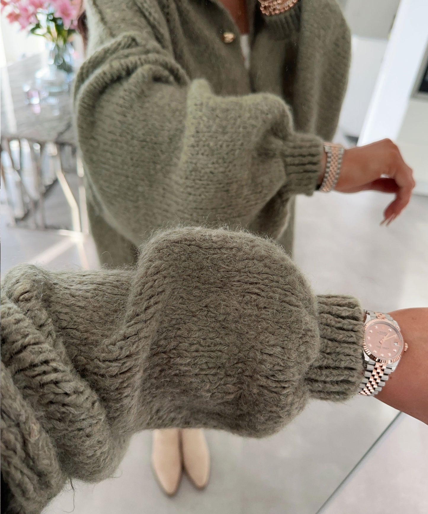WW | Cozy, oversized cardigan in soft khaki