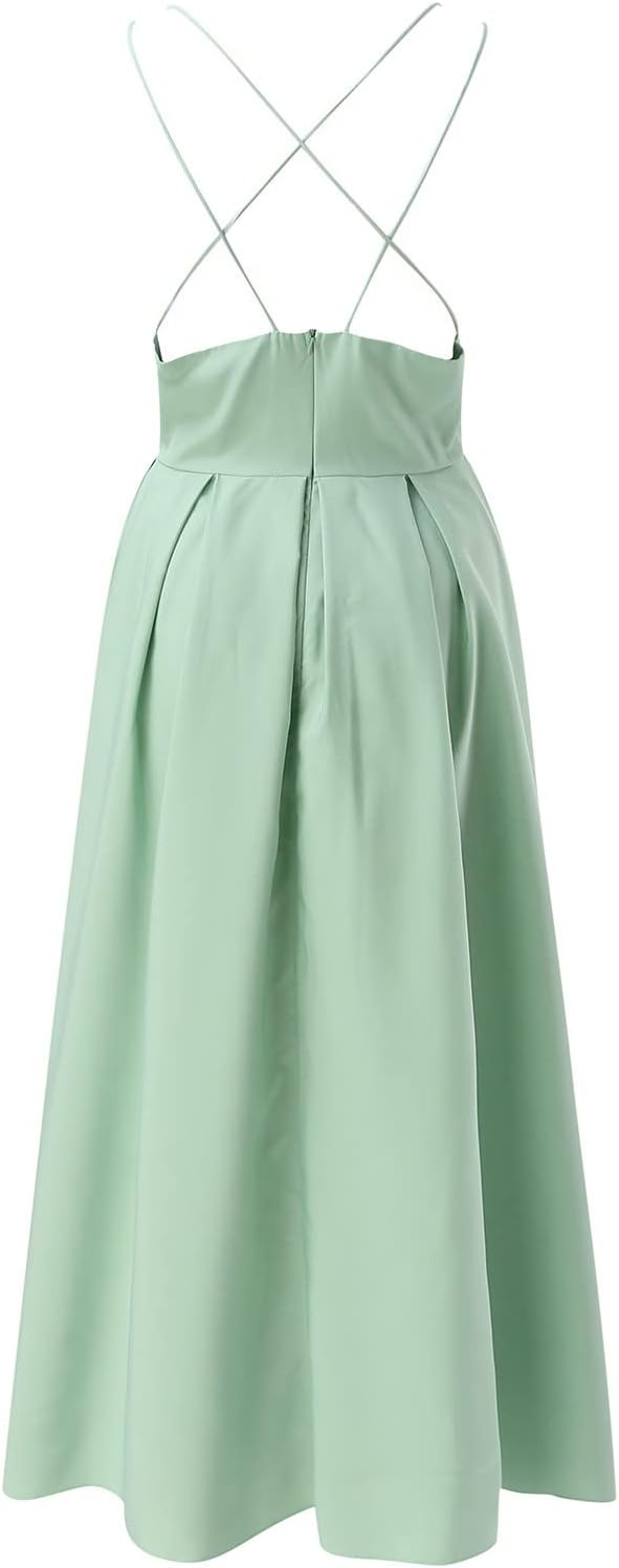 WW | Ein Leichtes Kleid mit Zarten Spaghettiträgern