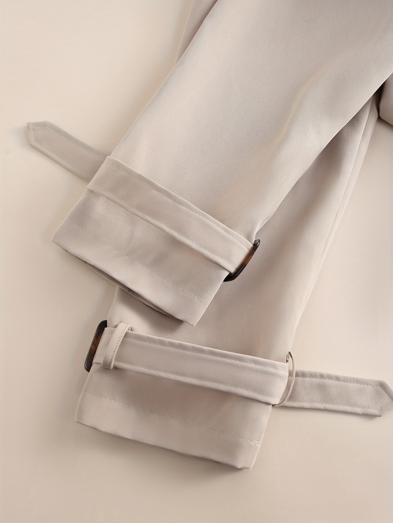 WW | Trenchcoat in Beige - Klassischer Mantel mit Gürtel & Knopfleiste für Herbst & Frühling